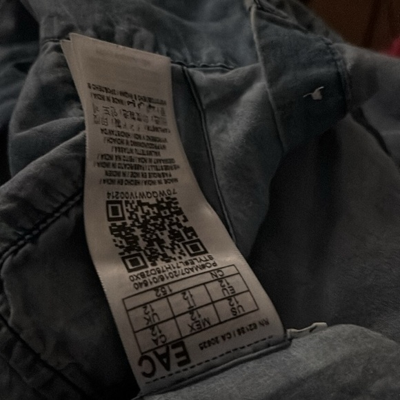 Guess Blue Embroidered  hoodie light Jean Jacket Sz S - Picture 8 of 8